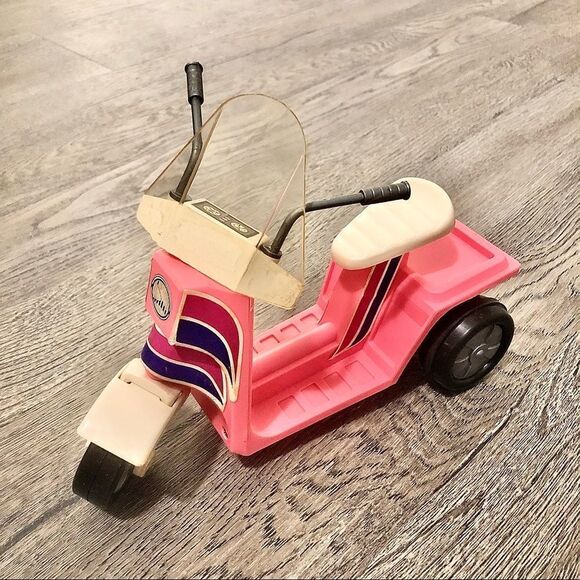BARBIE Vintage 1982 Meritus 11.5" Dashing Lindsey Doll Motor Scooter with Tapes - Picture 1 of 6